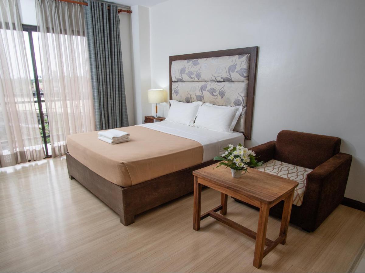 Marzon Hotel Kalibo Exterior photo